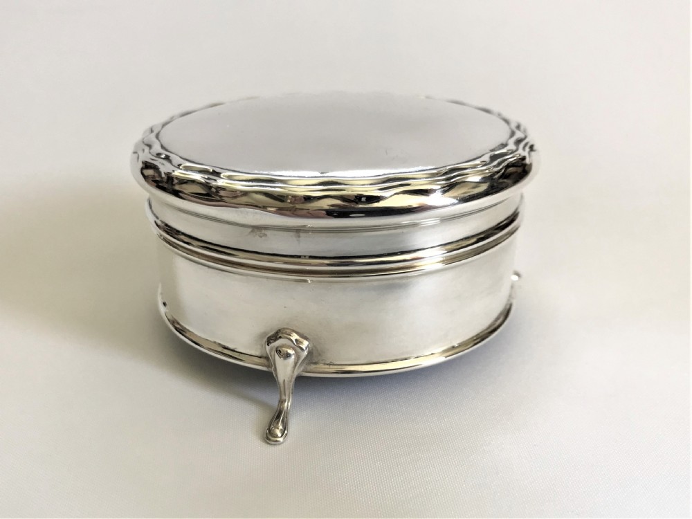 A lovely George V Silver Trinket Box View III