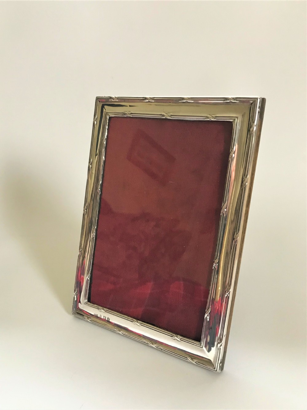 An attractive George V silver photo frame