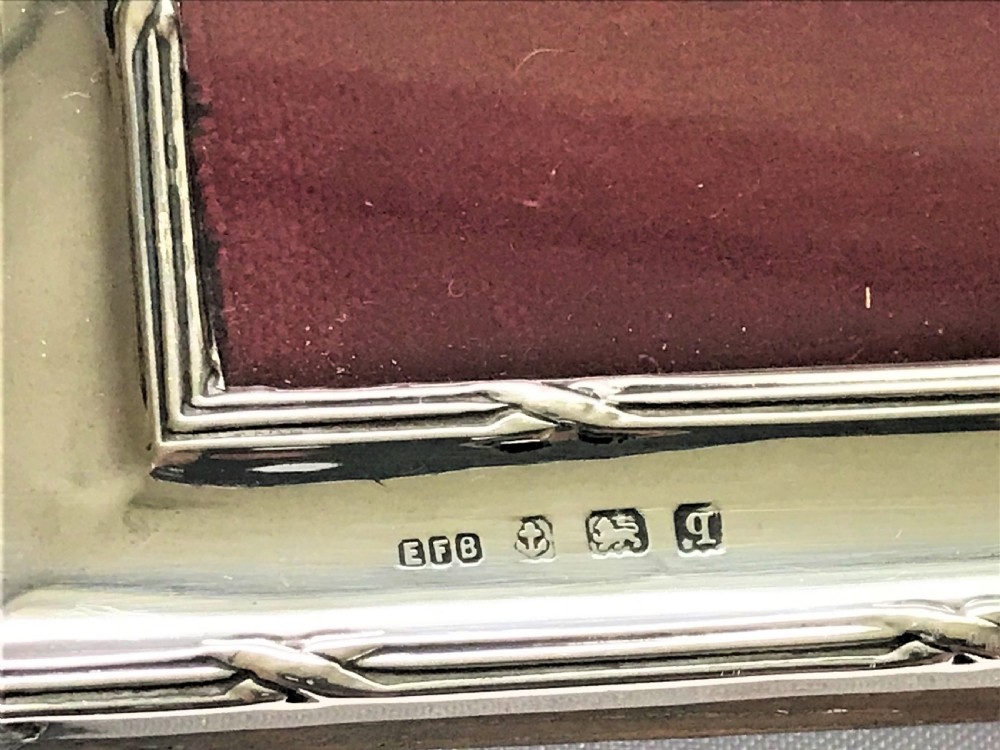 An attractive George V silver photo frame View V