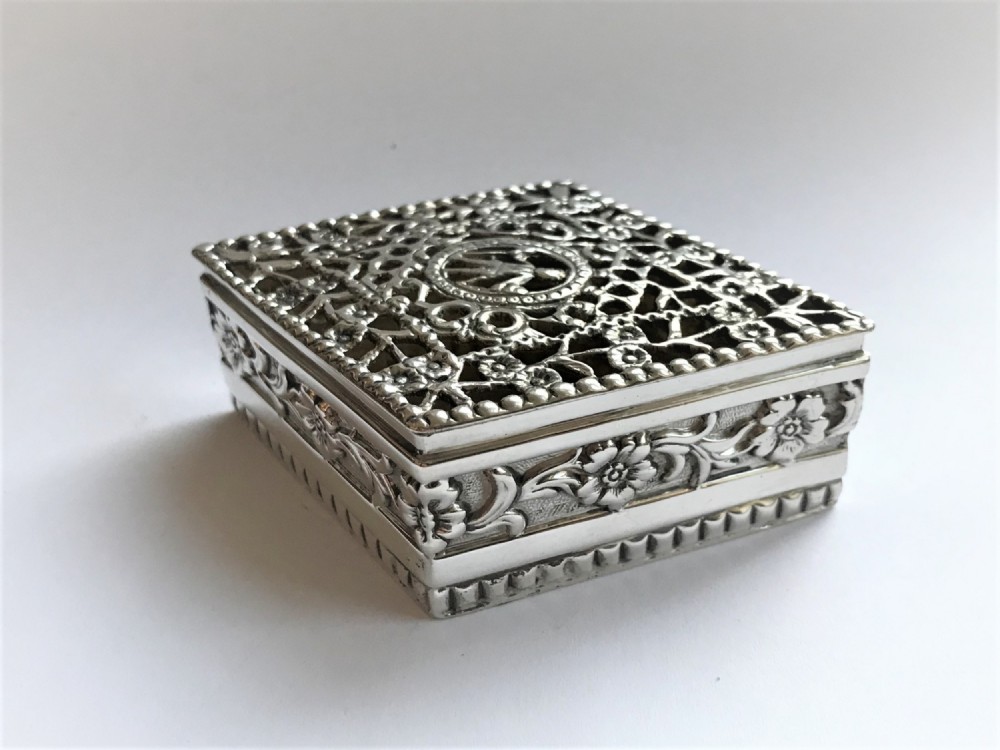 A Superb Edwardian Silver Pot Pouree Box