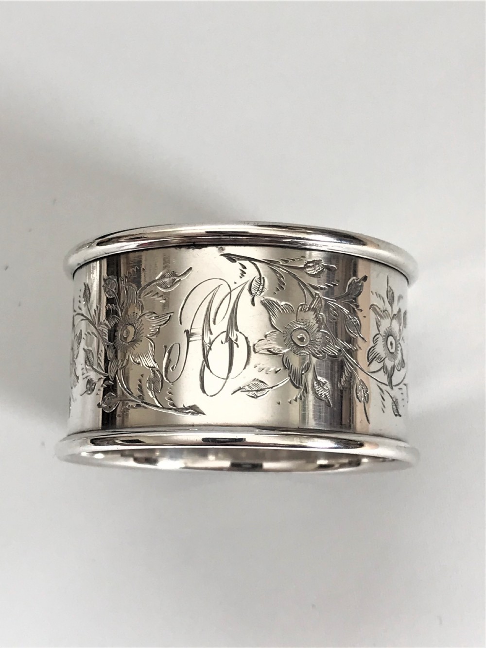  A lovely pair of boxed silver napkin rings View V