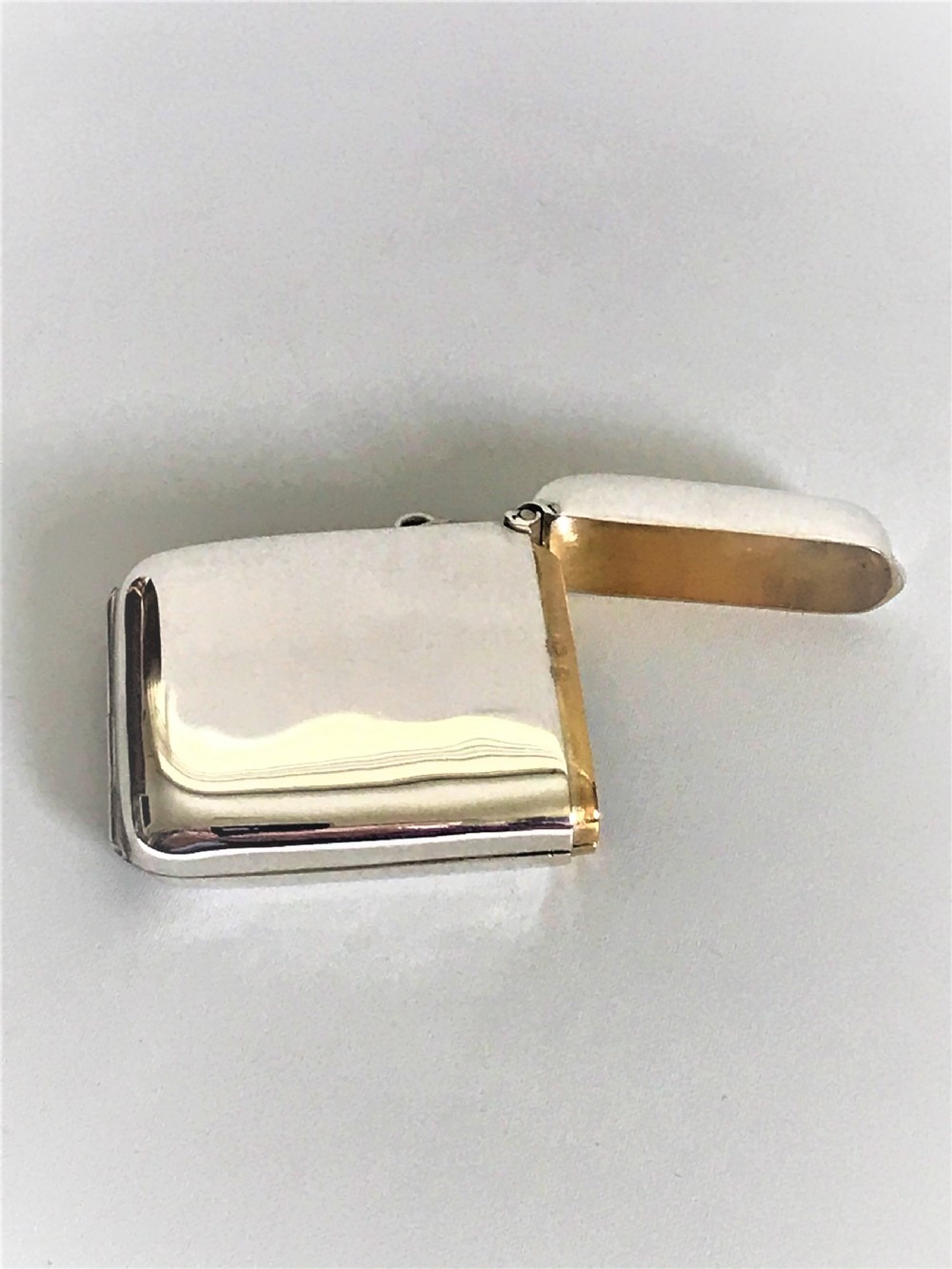 A superb novelty Edwardian silver vesta with photo frame View IV