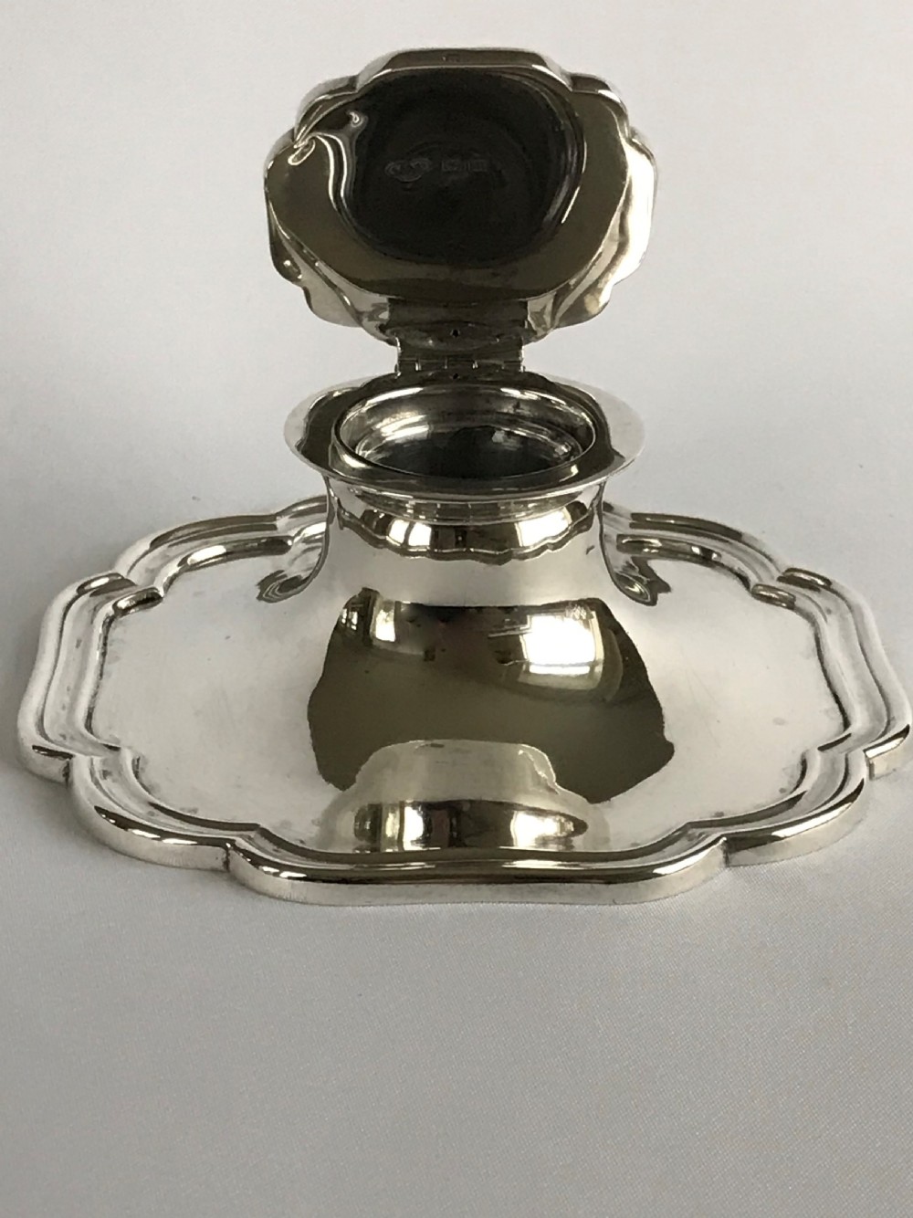 A handsome George V silver inkwell View III