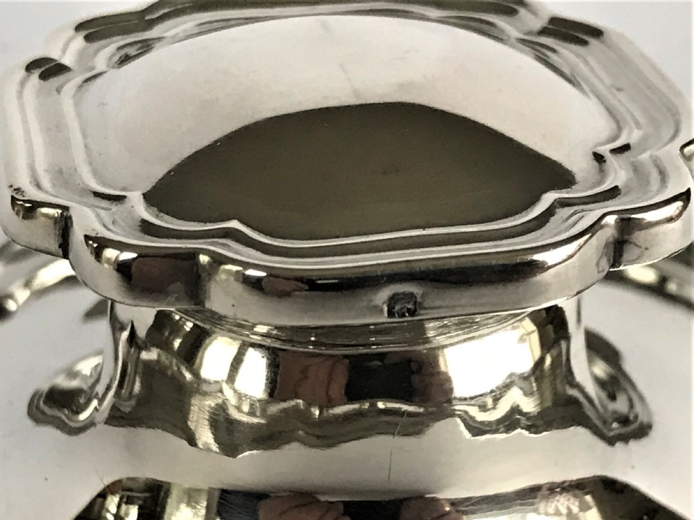 A handsome George V silver inkwell View IX