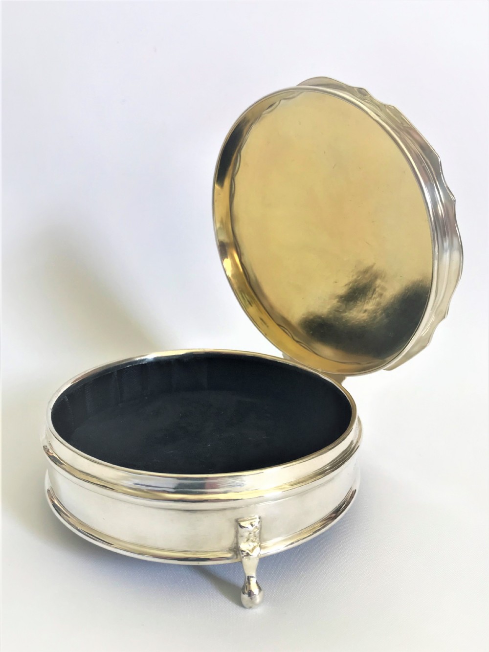 A fabulous large silver jewel/cuff link box View IV