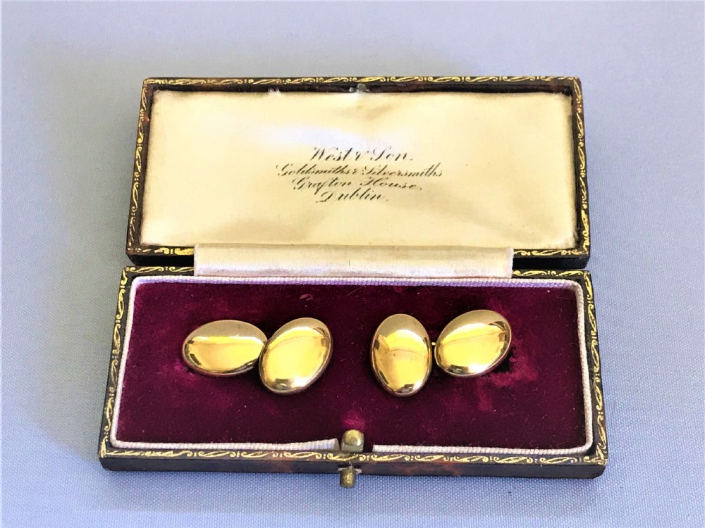 An elegant pair of Victorian 18ct gold cuff links