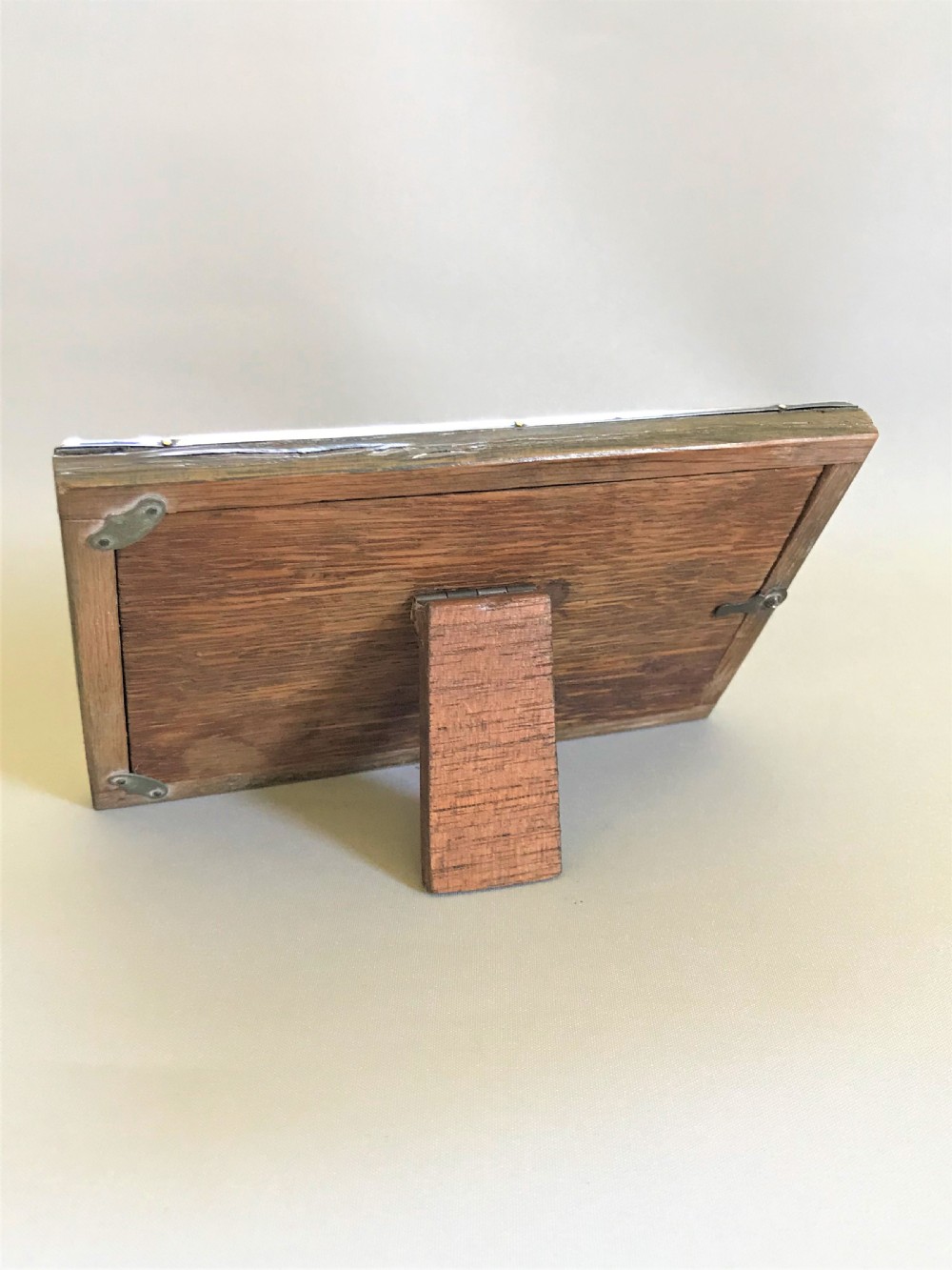 A useful landscape format silver photo frame View III