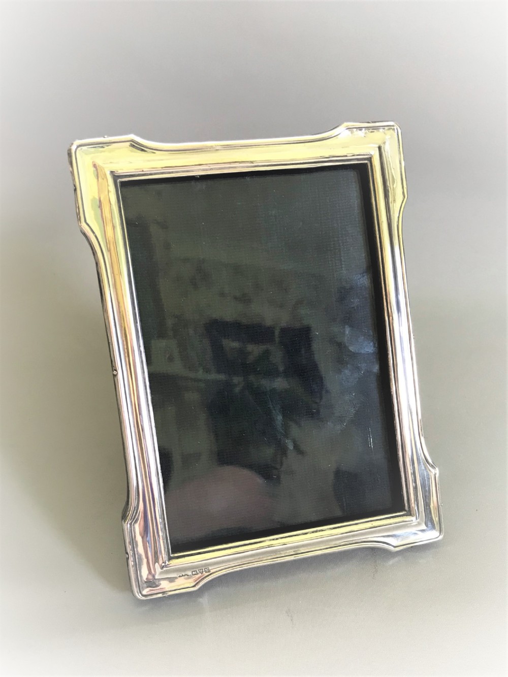 A lovely Chester silver photo frame