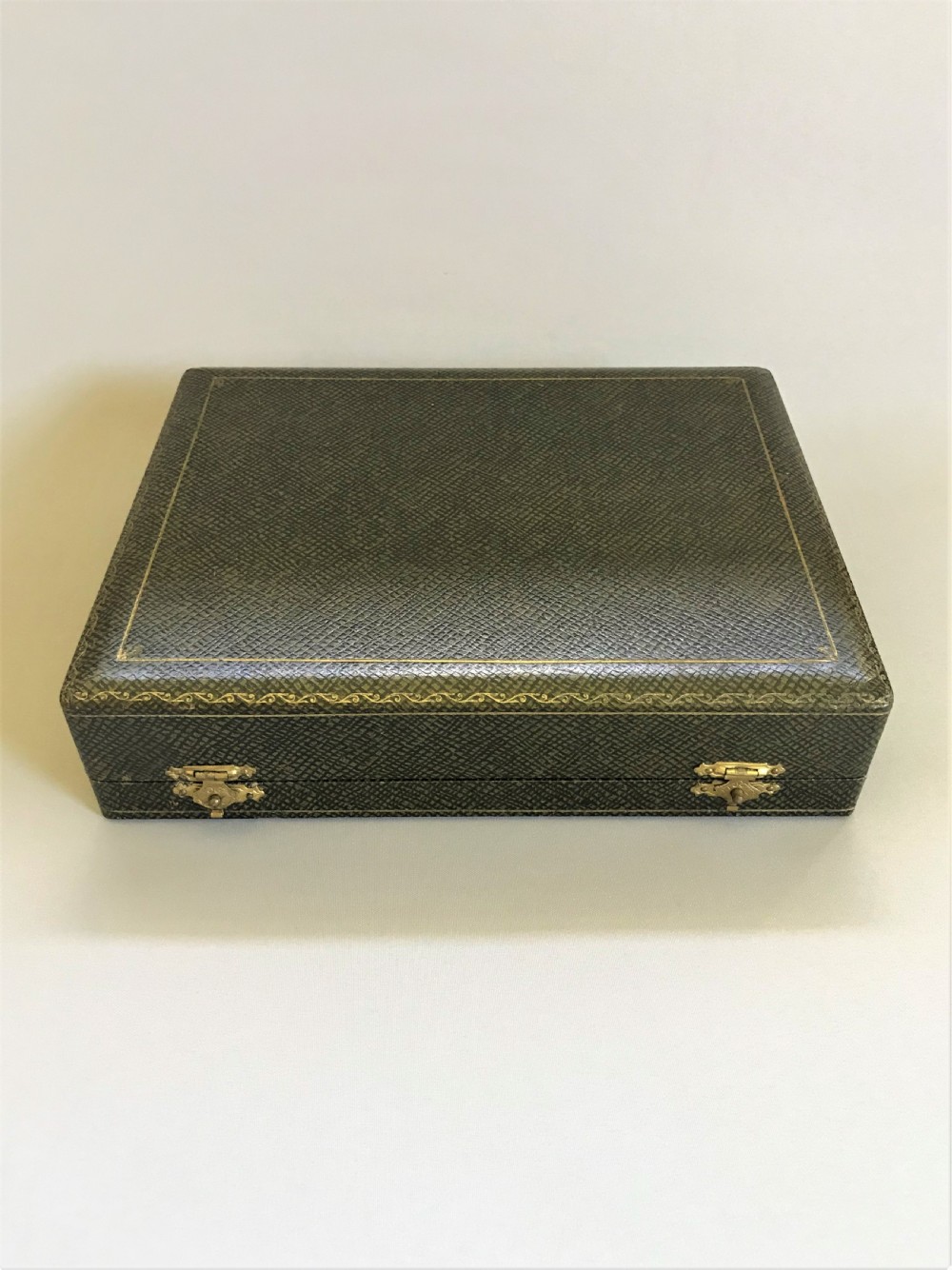 A superb set of 6 boxed silver napkin rings View VI