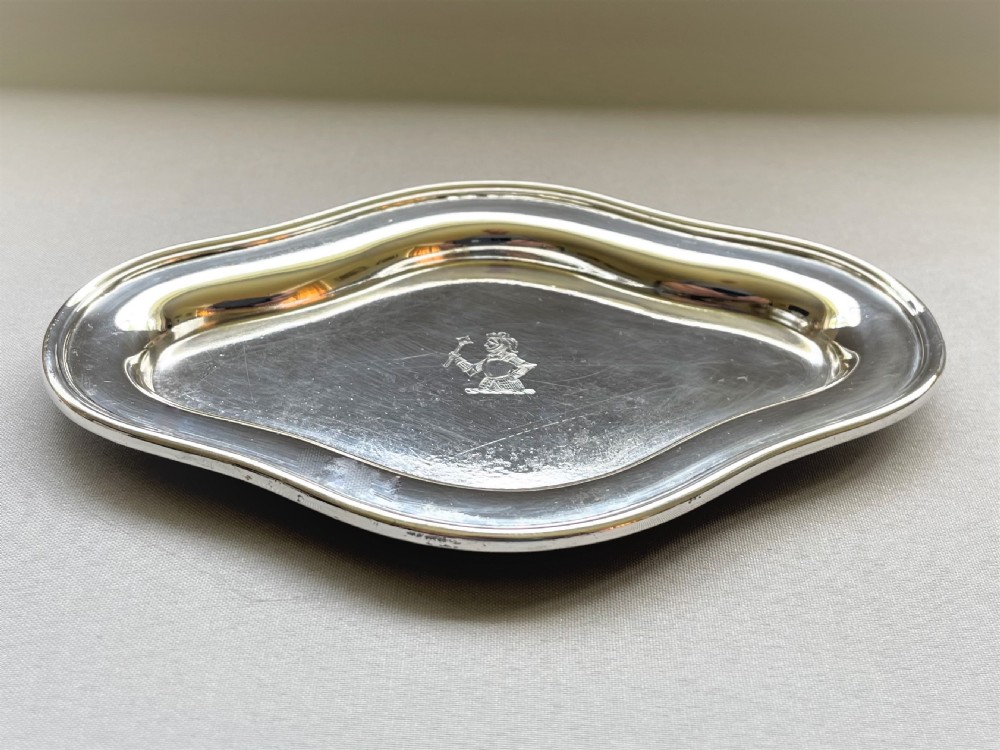 An outstanding quality Garrards silver cuff links dish View III
