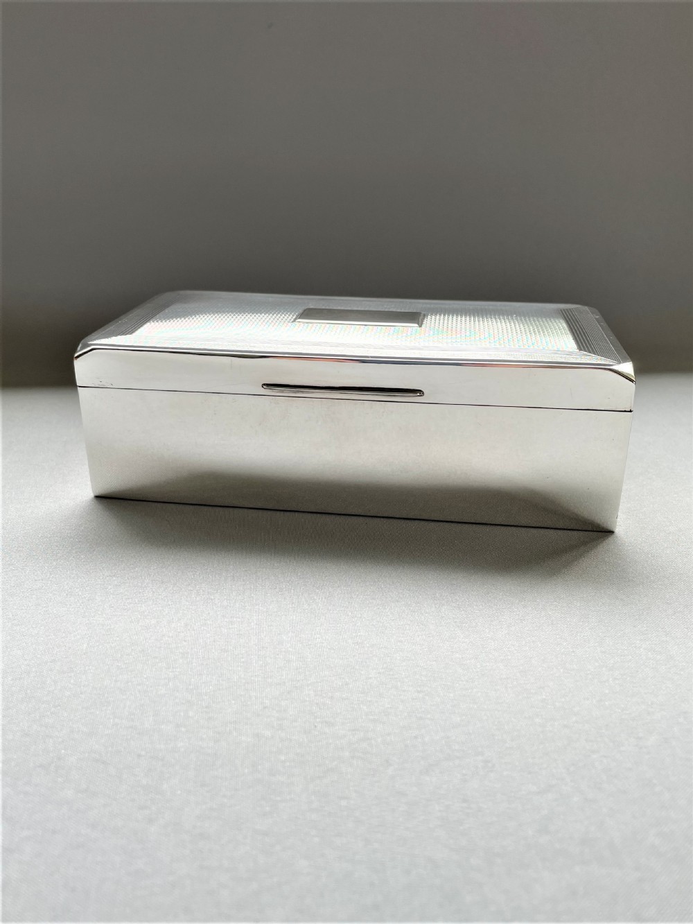 A fabulous Art Deco silver cigarette box View III