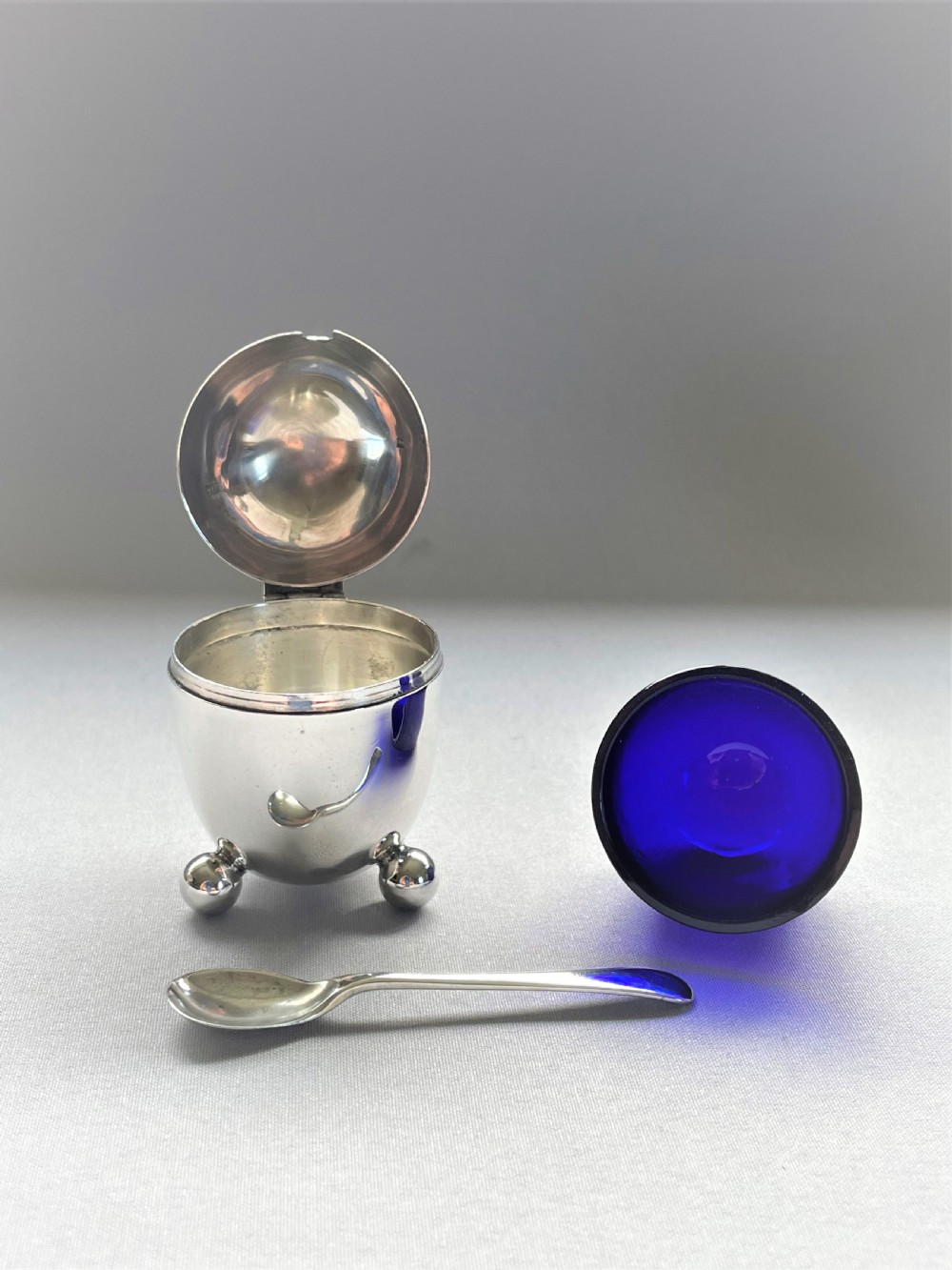 An unusual Victorian novelty silver 'egg' mustard pot & spoon View IV