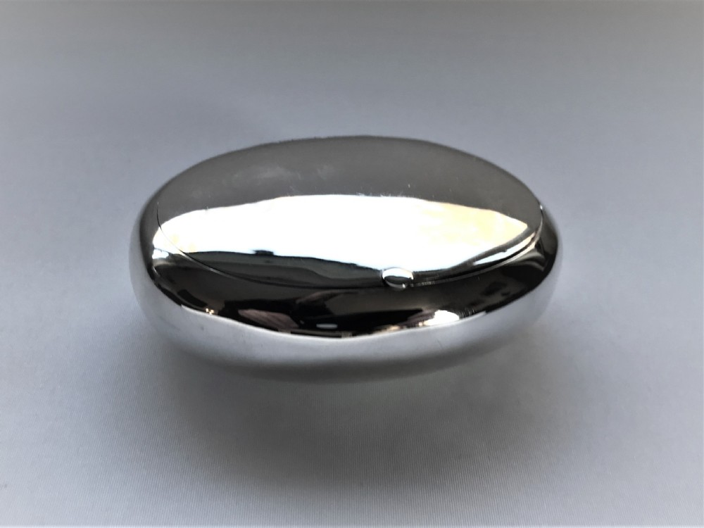 A Superb Edwardian Silver 'squeeze' Tobacco Box