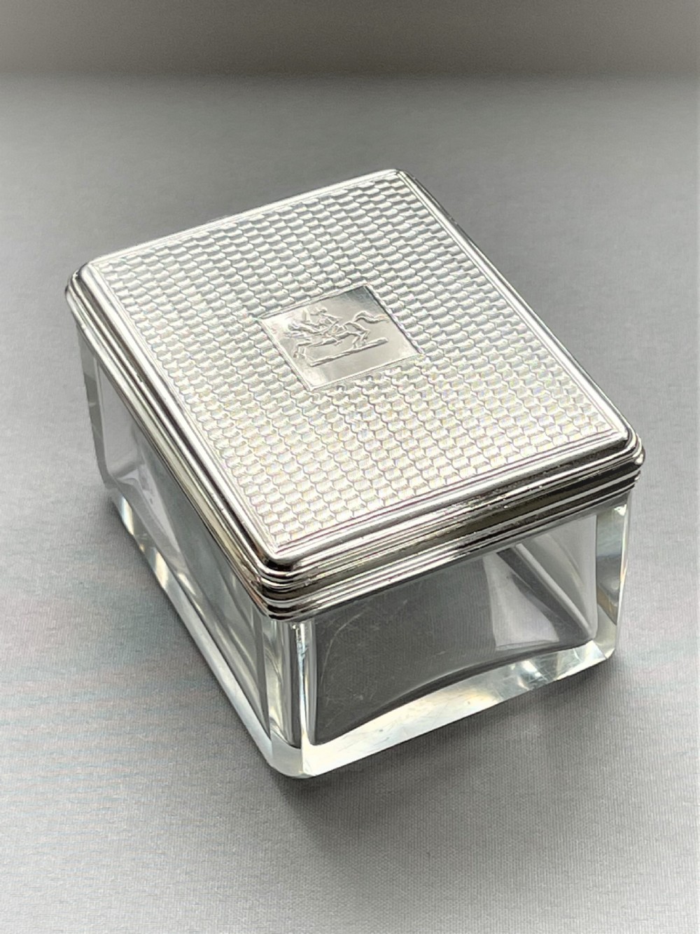 A fine Georgian silver lidded cuff links/studs box