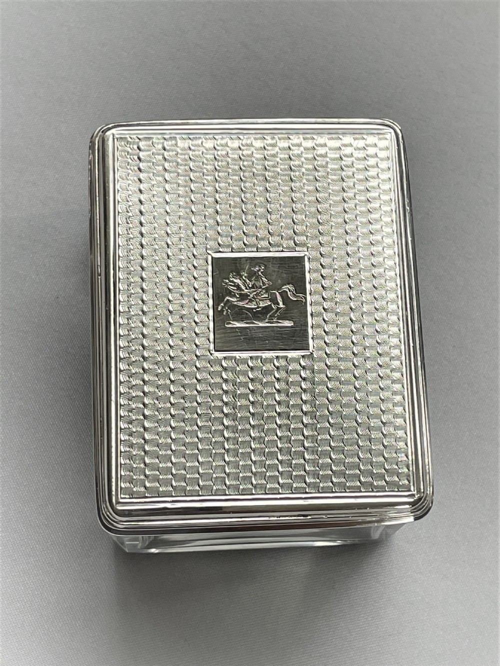 A fine Georgian silver lidded cuff links/studs box View II