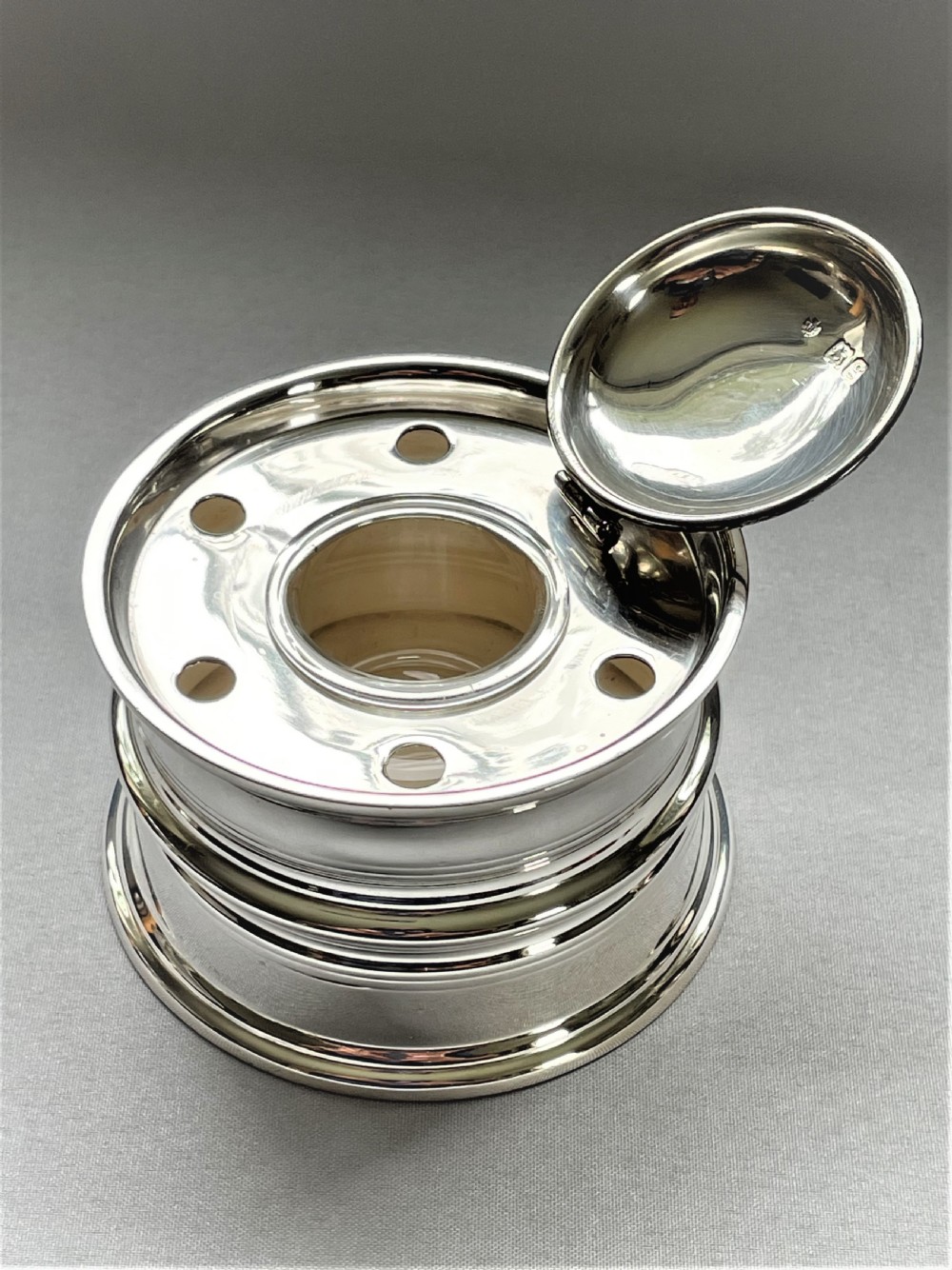 A handsome Barnard Family silver 'fishing reel' inkwell View III