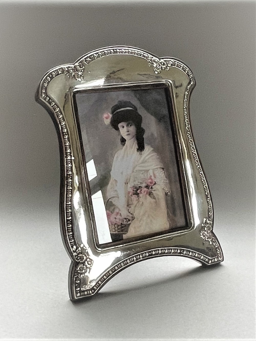 A superb Edwardian silver photo frame