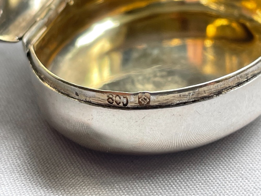 A stylish Art Nouveau silver snuff box View IV