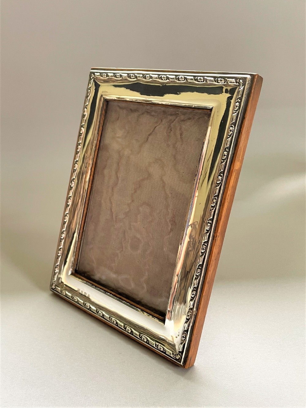An attractive George V silver photo frame View II