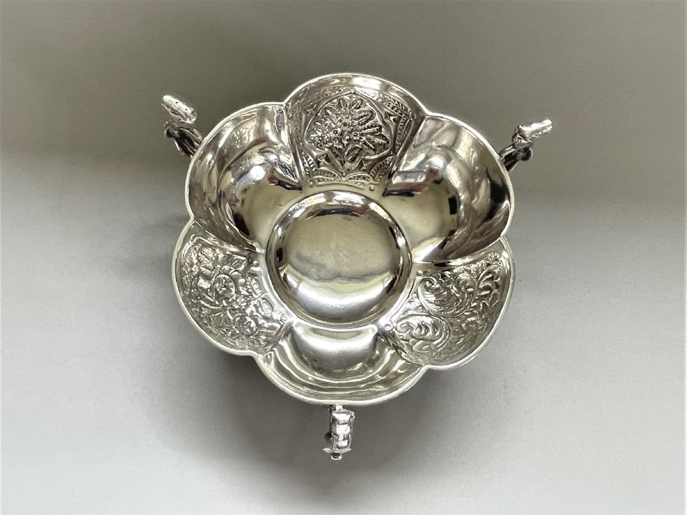A gorgeous Edwardian Chester silver sweetmeat dish View V