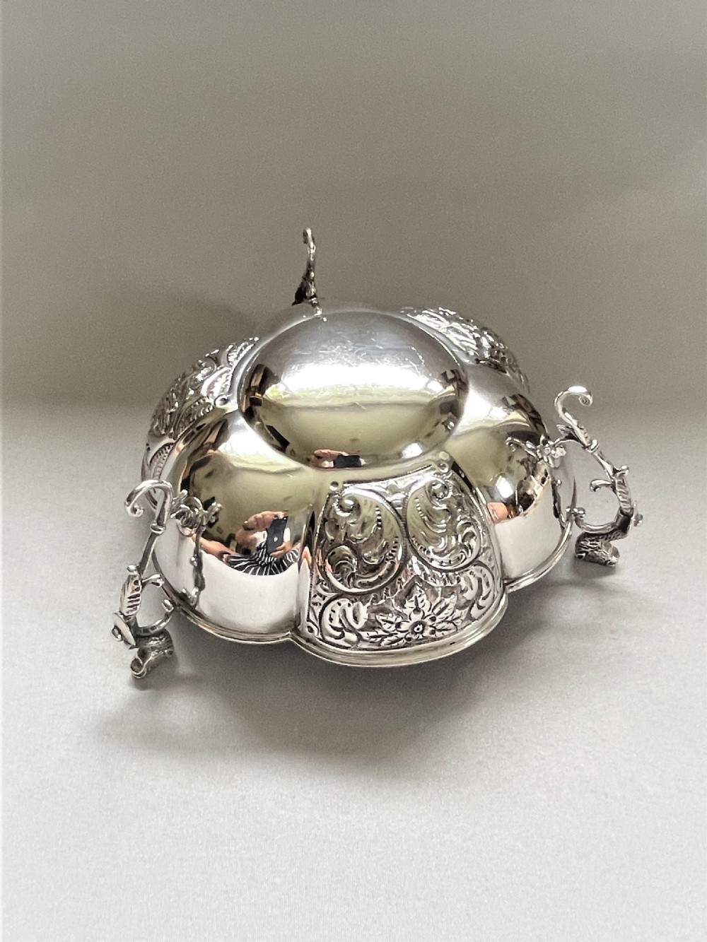 A gorgeous Edwardian Chester silver sweetmeat dish View VI