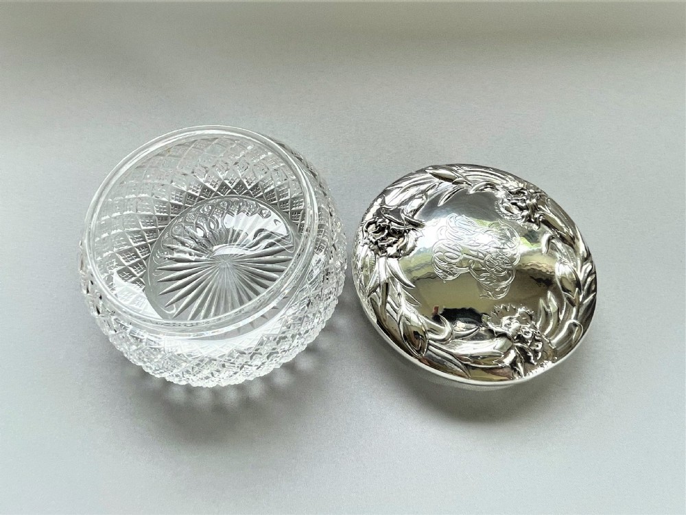 A stunning Sterling silver lidded powder bowl View VII