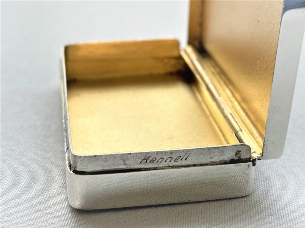 A Royal College of Surgeons Commemorative silver snuff/pill box View VI