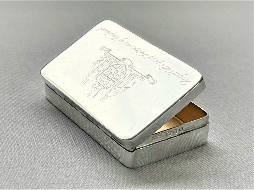 A Royal College of Surgeons Commemorative silver snuff/pill box View VII