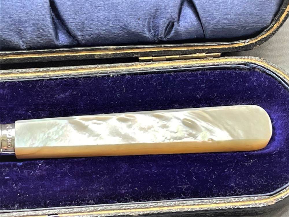 A gorgeous Edwardian boxed silver cake knife View III