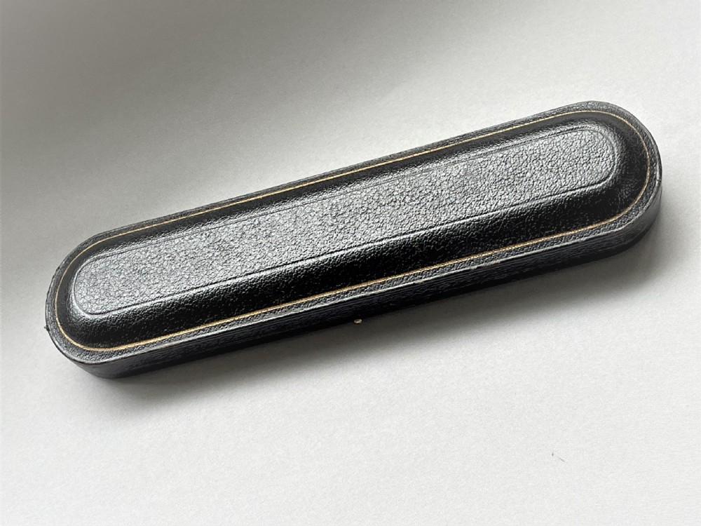 A gorgeous Edwardian boxed silver cake knife View V