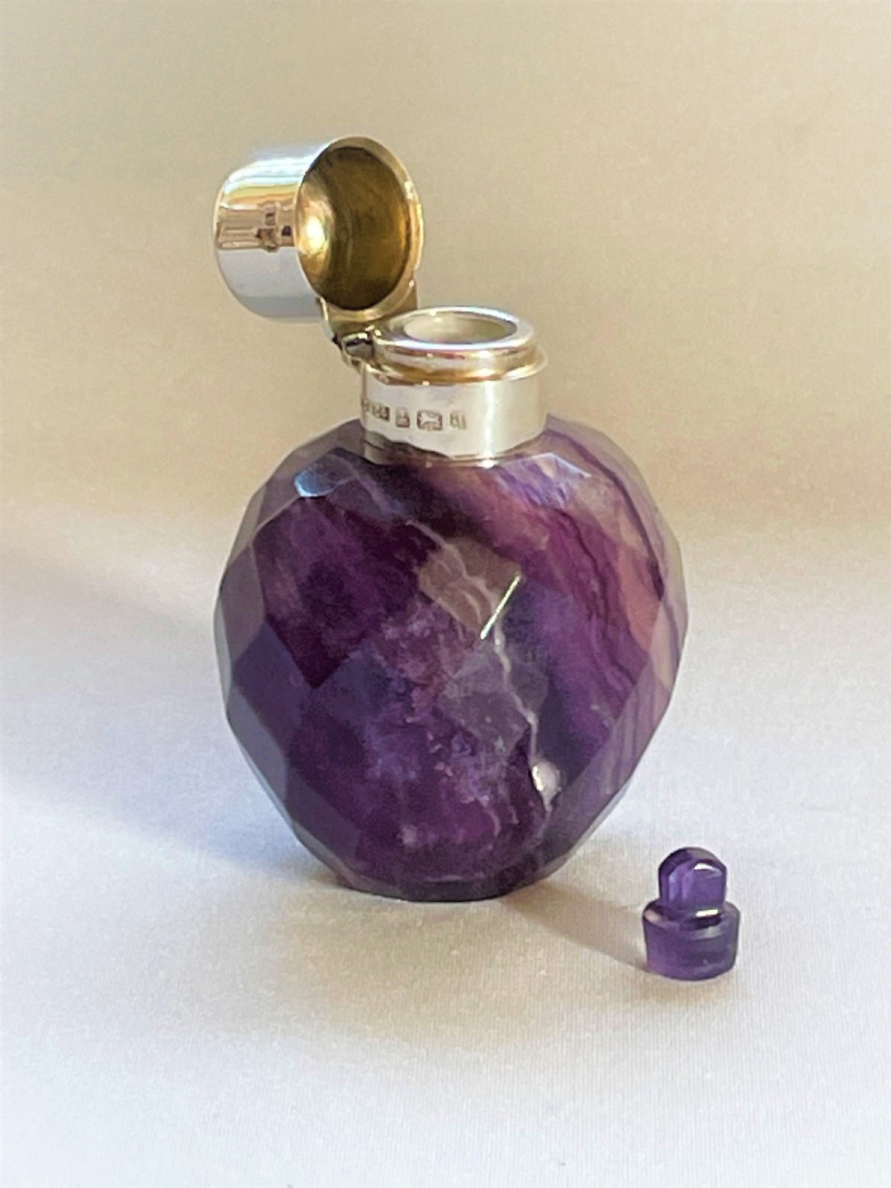 An extremely rare Victorian silver & Bluejohn scent bottle View V
