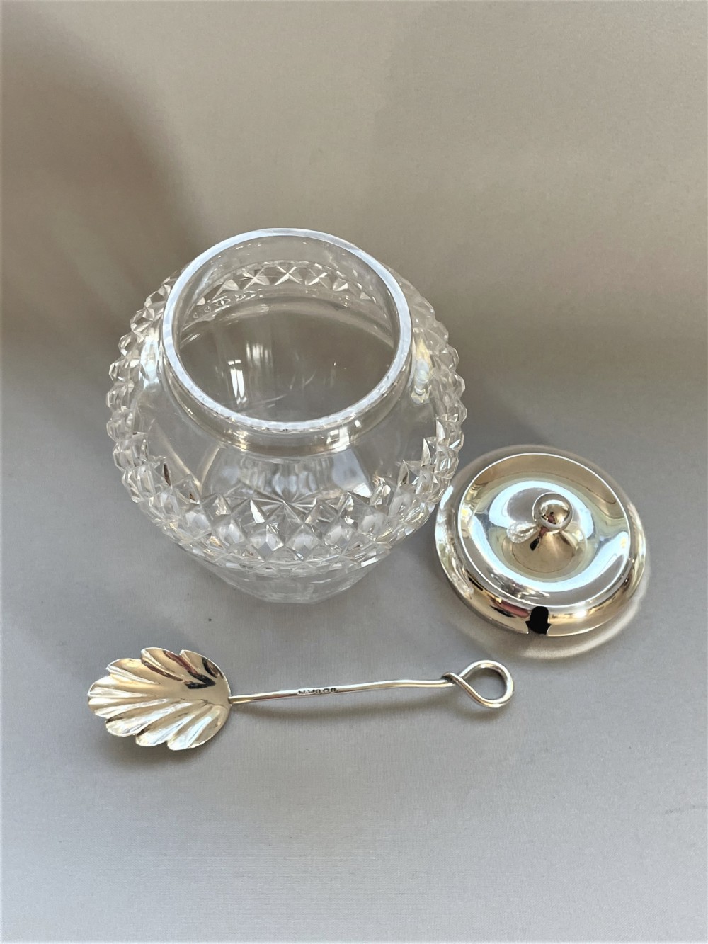 A stylish Edwardian silver & cut glass preserve jar & spoon View V