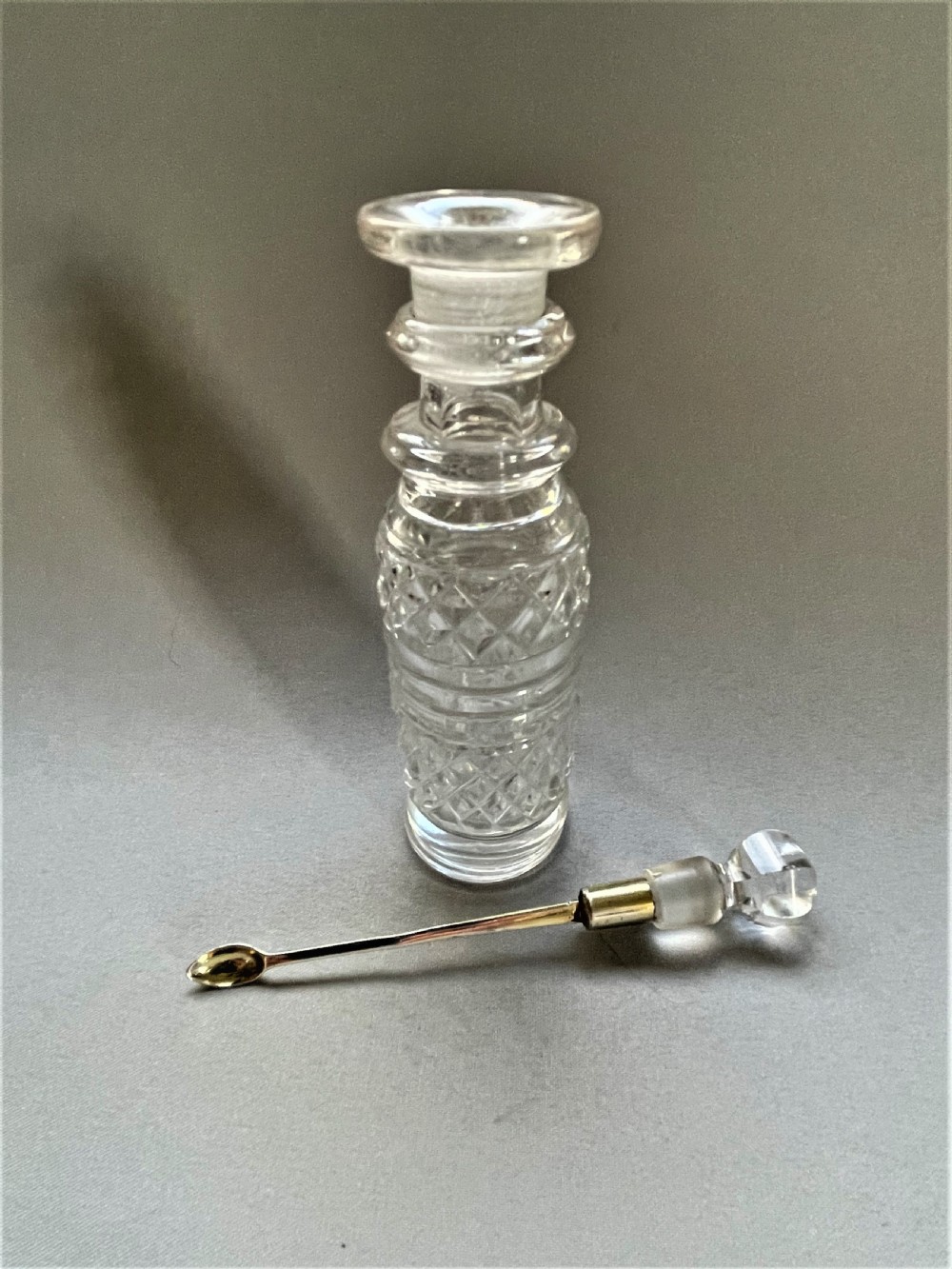 A rare Georgian cayenne bottle, with silver gilt spoon View IV