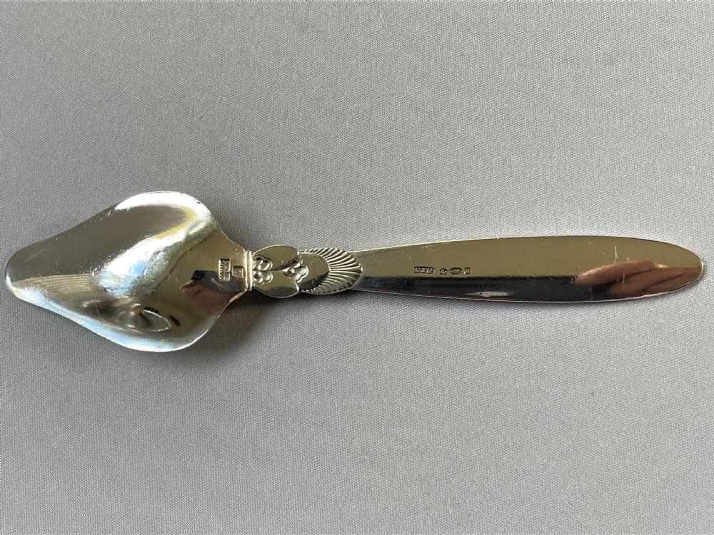 A stylish Georg Jensen silver preserve spoon View II