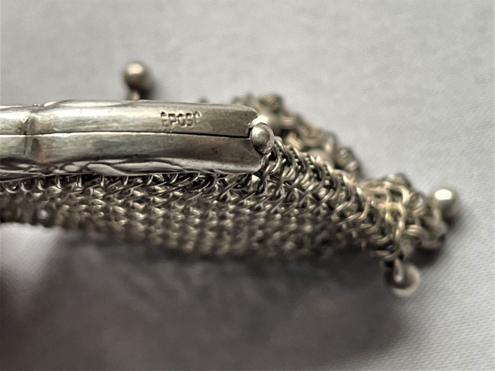 A seasonal themed French silver mistletoe coin purse View III