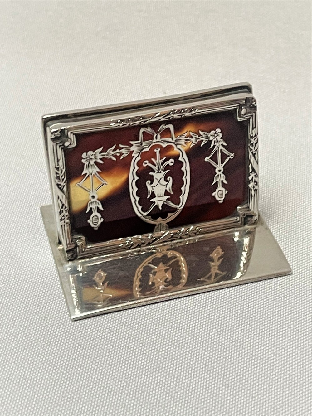 A gorgeous William Comyns silver & tortoiseshell card holder