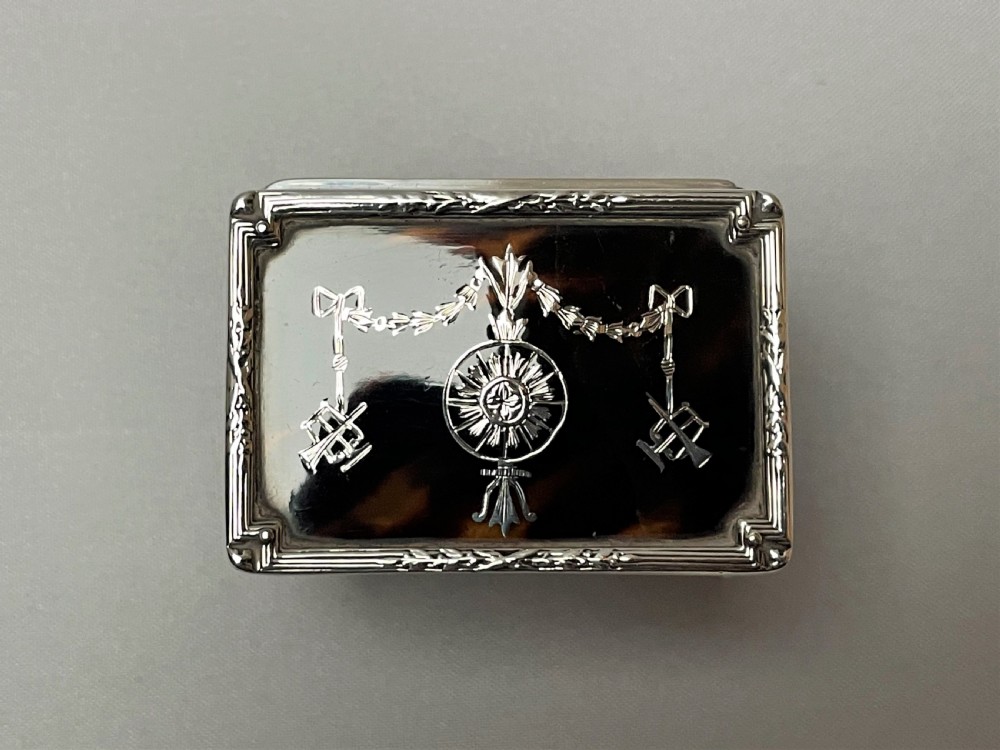  A gorgeous William Comyns silver & tortoiseshell trinket box View IV