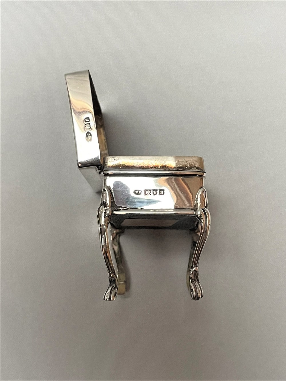  A gorgeous William Comyns silver & tortoiseshell trinket box View V