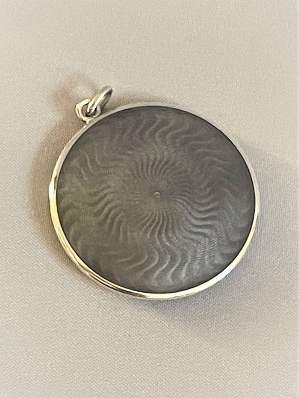 A superb silver & enamel pendant compact View III
