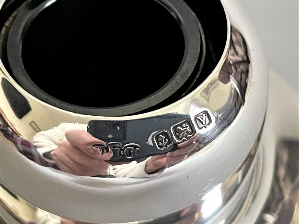 An unusual novelty 'hat' silver inkwell View V