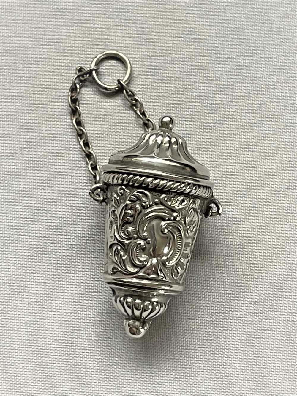 A gorgeous Edwardian silver thimble & chatelaine case View V