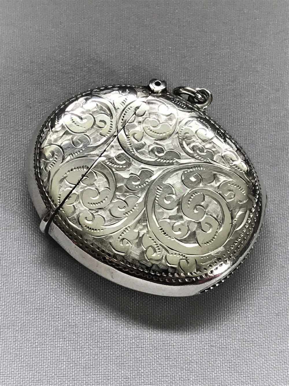 An Unusual Edwardian Oval Silver Vesta View IV