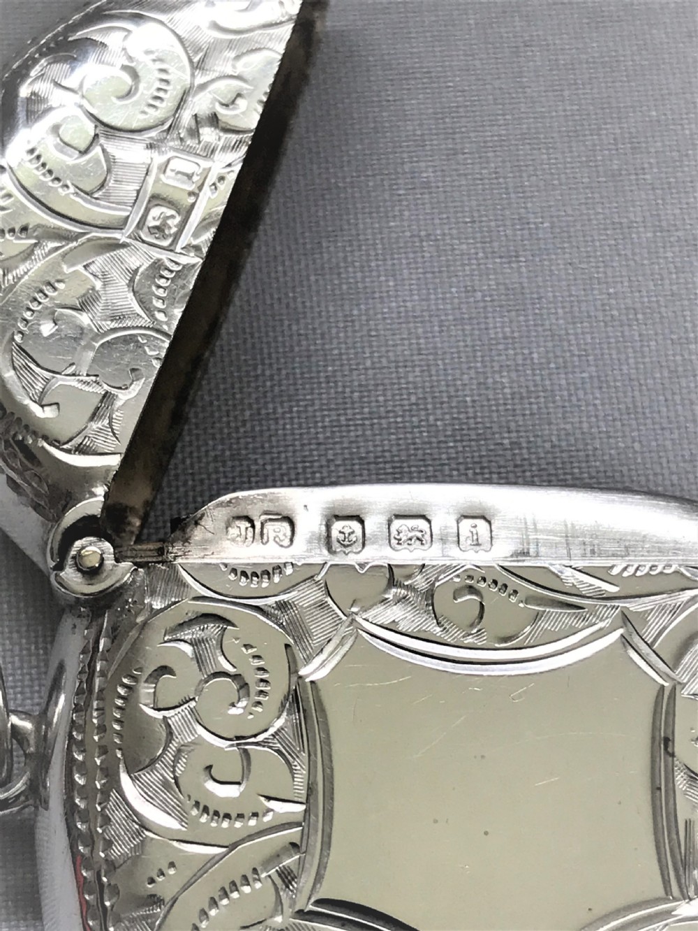 An Unusual Edwardian Oval Silver Vesta View V
