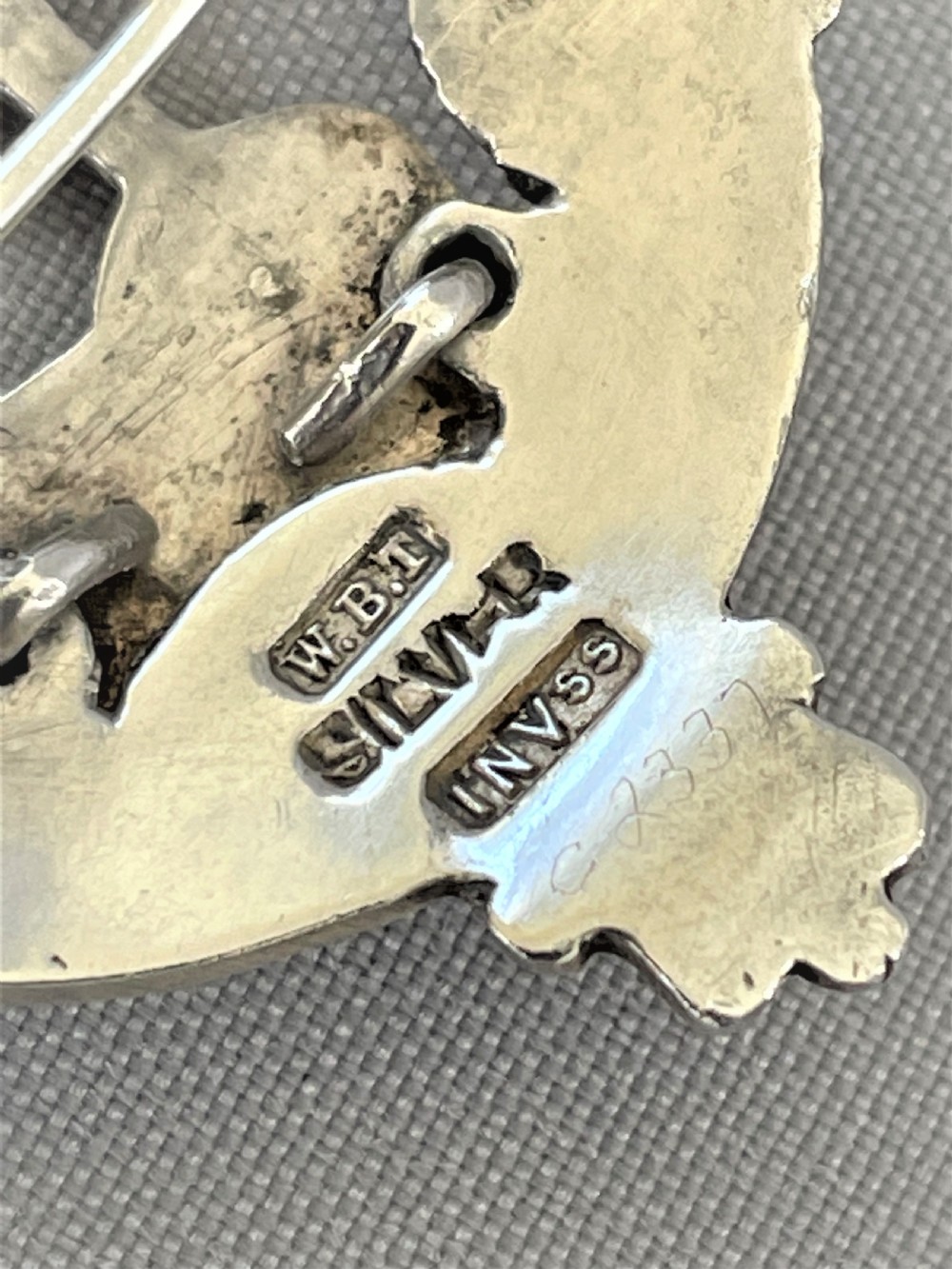 A collectable Scottish Provincial silver cap badge View II