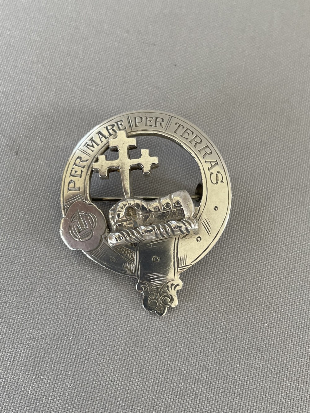 A collectable Scottish Provincial silver cap badge View III
