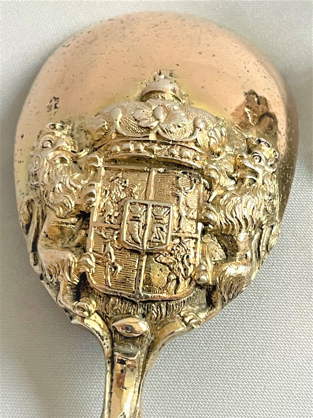 A spectacular quality pair of German silver gilt serving spoons View IV