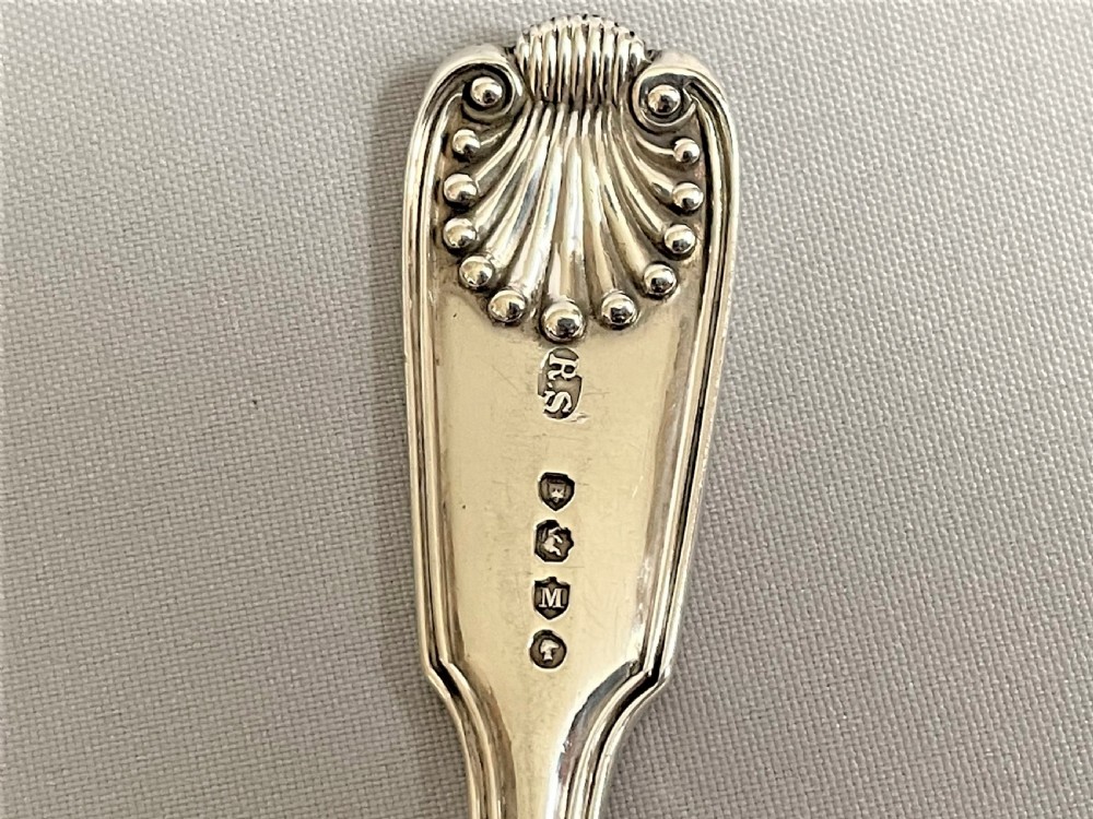 A superb set of 12 Victorian silver Fiddle, Thread & Shell teaspoons View V