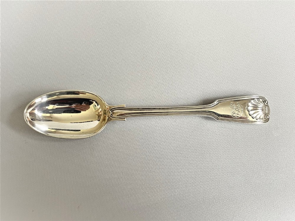 A superb set of 12 Victorian silver Fiddle, Thread & Shell teaspoons View VIII