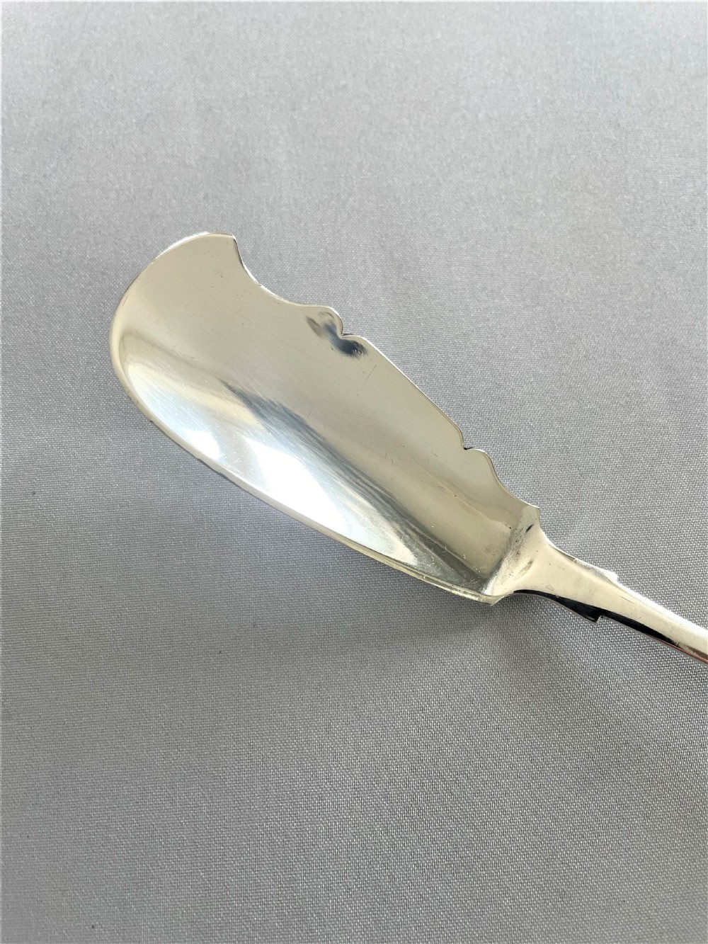 An extremely rare Cork silver butter knife View II