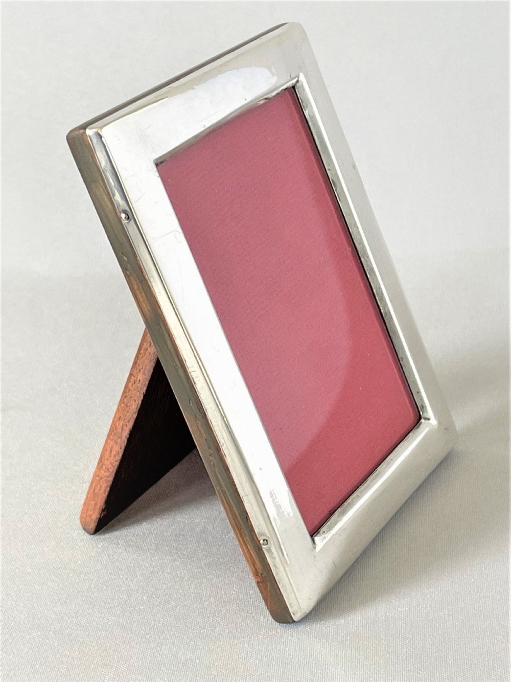 A small Edwardian silver photo frame View II